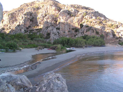 Der Preveli strand am Ende der Kourtaliotiko-Schlucht