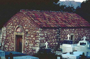 L'église Byzantine du cimetière d'Agios Nikolaos à Apostoli