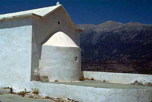 L'église d'Agia Ekaterini, Anopolis, et les Lefka Ori