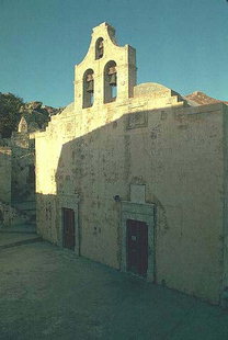 La facciata della chiesa di Agios Ioannis Theològos, Moni Prevelis