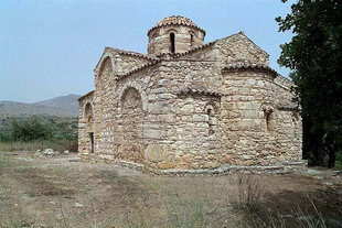 La chiesa di Panagìa Serviòtissa a Stylos