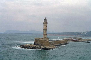 Il faro veneziano nel porto di Chanià