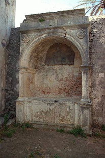 Un tabernacolo nel Monastero di Agios Ioannis Eleìmon, Akrotiri, Chanià