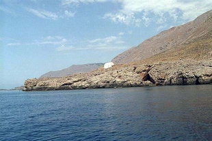 Die kleine Kirche auf der Ostseite von Loutro