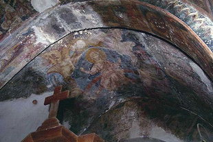 L'interno affrescato della chiesa di Afentis Christòs a Potamiès