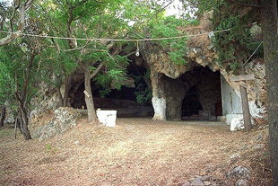 Die Ioannis Xenos-Höhle, Marathokefala