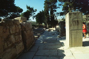 La rampa dell'Entrata Settentrionale che conduce alla zona della Corte Centrale, Knossos