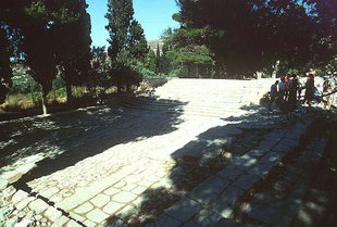La zone du Théâtre, Knossos