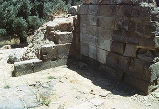 The storeroom wall and evidence of the fire, Agia Triada