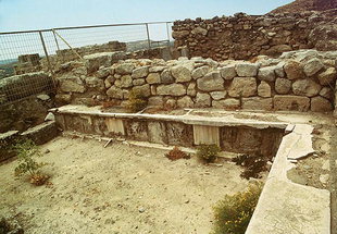 The Pillar Crypt, Festos