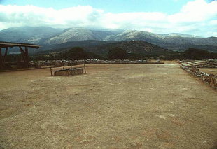 The Central Court and the pit, Malia