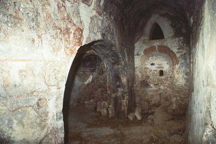 Die Ruinen der Agios Georgios-Kirche in Pervolia
