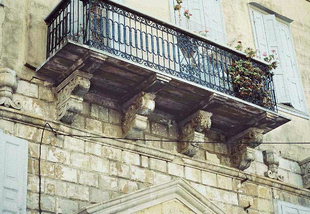 Il balcone di un palazzetto veneziano a Rethimnon
