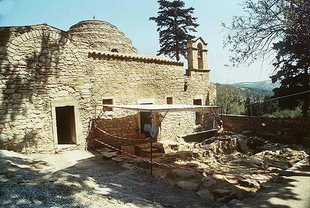 Il camposanto sul retro della chiesa di Michael Archangelos ad Episkopì