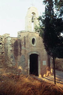 Agios Theodoros Trichinàs fu probabilmente eretto su una chiesa preesistente, Rethimnon