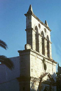 Der Glockenturm der Panagia-Kirche in Kirianna