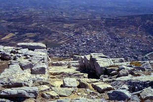 Das minoische Heiligtum auf dem Berg Youktas mit Blick auf Arhanes