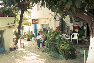 Une rue dans le village d'Anogia