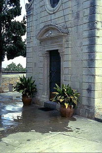 Un portail de l'église de la Panagia à Tsikalaria