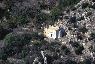 La bella chiesa di Anàlipsis nei pressi di Males