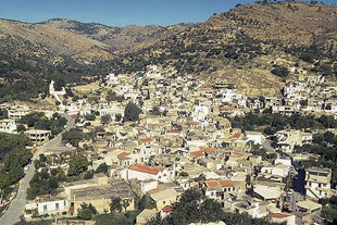 Άποψη του χωριού Καλαμαύκα από το εκκλησάκι του Σταυρού