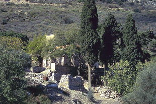 L'église d'Agios Georgios dans le Monastère de Vrahatsiotis à Latsida