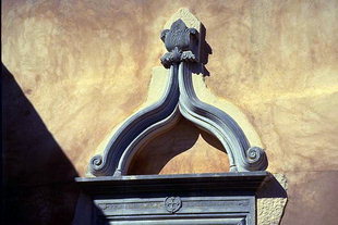 Das Kirchenportal vom Kremasta-Kloster, Neapolis