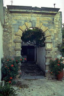 Das venezianische Portal, bekannt als Porto Romano, Houmeriako