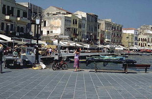 La Piazza Sindrivani nel porto di Chanià