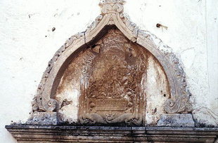 Il portale della chiesa di Panagìa a Rodià