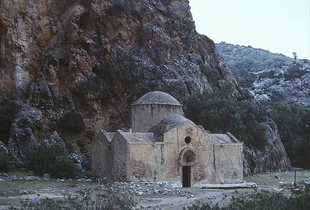Die Agios Antonios-Kirche in Agiofarago